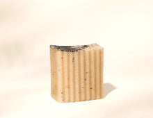 Load image into Gallery viewer, Lemongrass, Calendula, and Poppyseeds